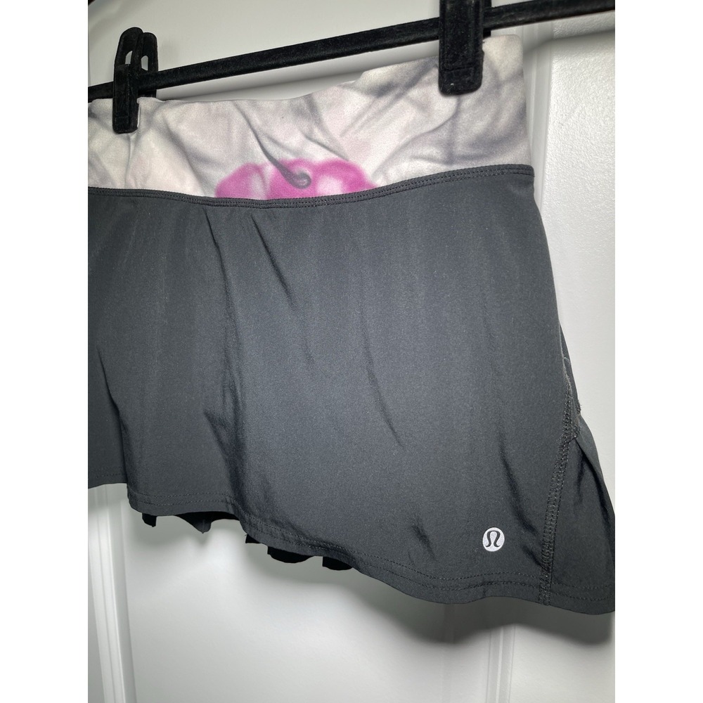 RARE Lululemon Speed Skirt Unicorn Tears Black Size 2 with Lining Shorts - Picture 2 of 8